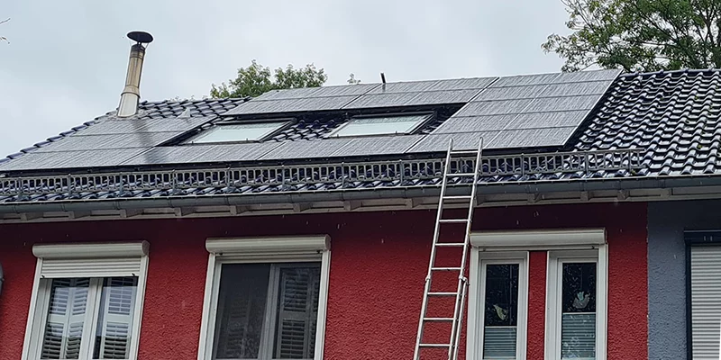 Referenz Eigenheim Solaranlage Schrägdach Brühl 2023